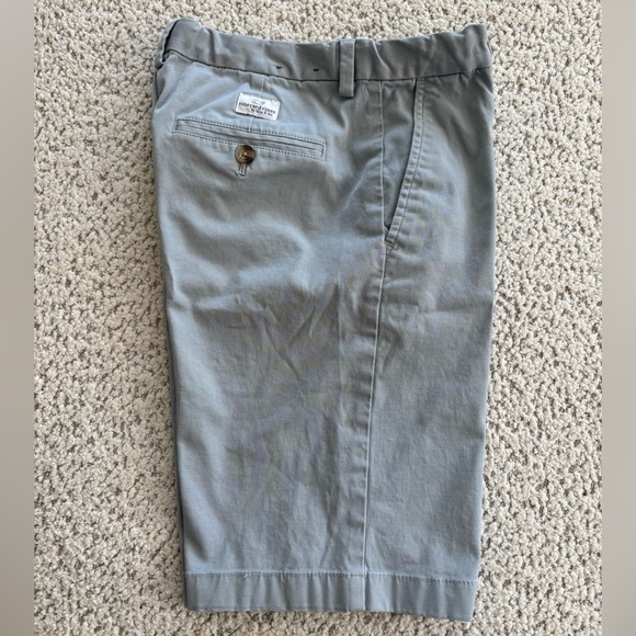 Vineyard Vines Boy’s 9” Breaker Short in Gray size 16 - Picture 3 of 5